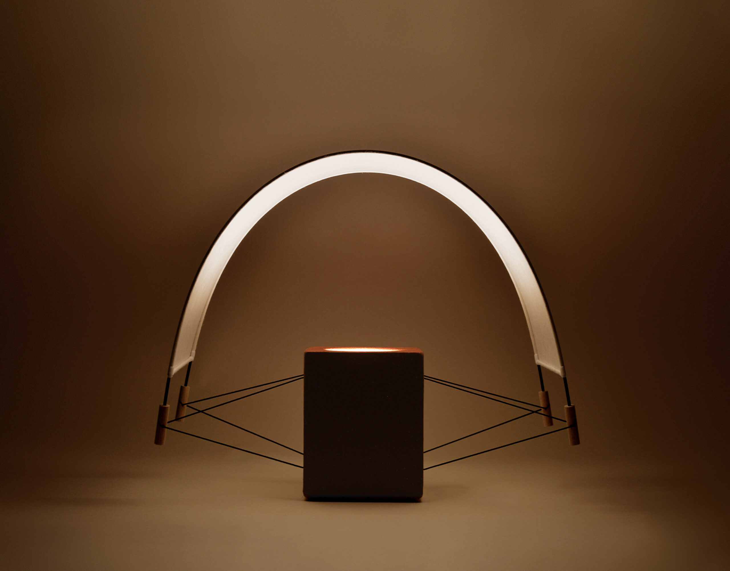 Écla Terracotta , petite lampe à poser de la collection Aura par Maison Cédrat