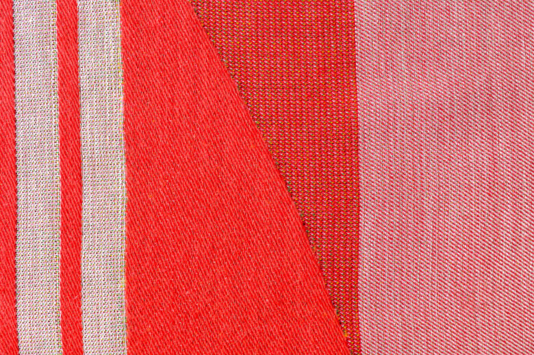Collection alcôve, plaid, tissage jacquard, jarilux, étreinte, laine, MC-ETR-10'design, dessin, graphisme, couleurs, maille, matière, tissage