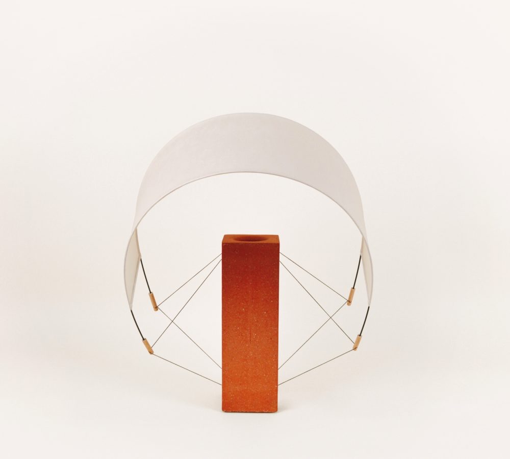 Détail du voile orientable en papier washi de Lumia Terracotta par Maison Cédrat