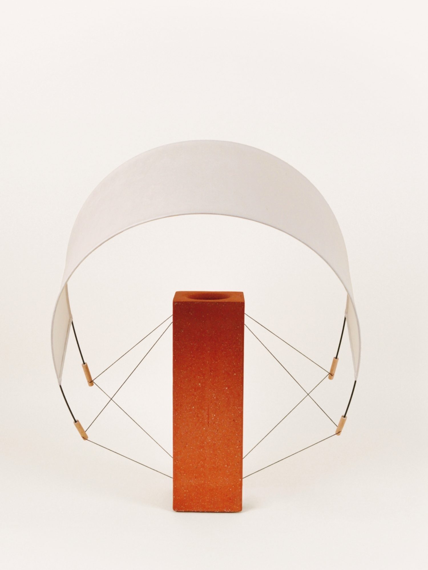 Détail du voile orientable en papier washi de Lumia Terracotta par Maison Cédrat