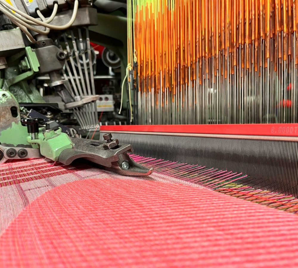 Étreinte – Tissage du plaid chez Jarilux